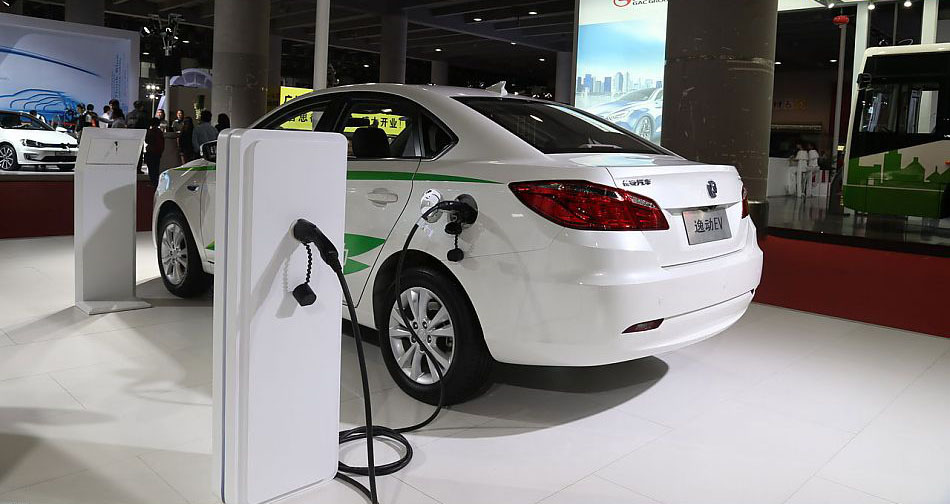 超2000万辆：新能源车“跑出”资产新另赛酷体育日