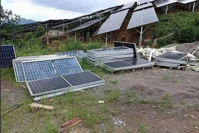 赛酷体育中邦光伏发电寰宇第一报废光伏板却被洪量蹧跶？没人答应接管？(图18)